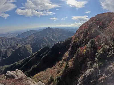御在所岳の紅葉シーズン間近！おすすめ登山ルートと、今年リニューアルした「一の谷山荘」をご紹介！