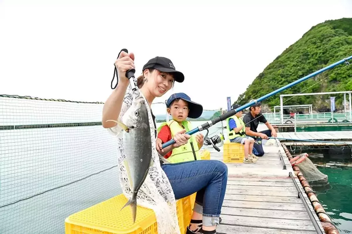 Estanque de pesca marino en la prefectura de Mie