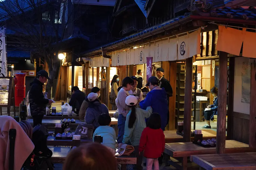 4月横丁朔日朝市