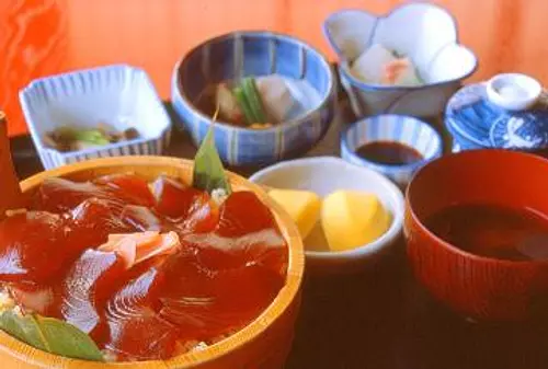 ร้านอาหารชนบท “ซูชิ” บนอิเซจิ