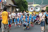 Mikoshi pour enfants au Festival d'été de Banrai