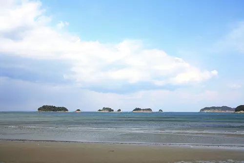 Plage aux papillons de la mer du Ryokan