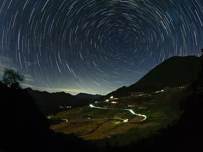 澄み切った夜空で繰り広げられる星の瞬き… 「世界遺産のまち」熊野で星空観賞・撮影！