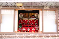 Hina dolls are displayed on the road.