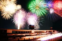 目の前で音楽と共に打ち上がる花火