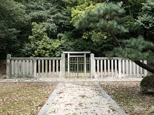 日本武尊能褒野御墓①