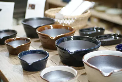 菰野の「かもしか道具店」で陶芸体験！個性的でおしゃれな陶器が並ぶお店も徹底レポート！
