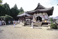 Temple Tomimukayama Tamiyaji