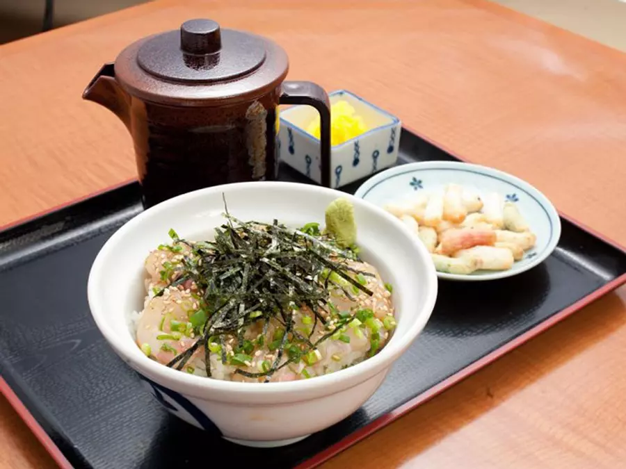 Rice bowl (Ise GreenTea bowl with sea bream)