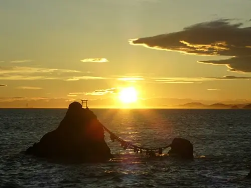 夫婦岩からの日の出