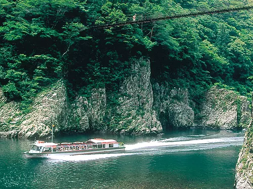 Dorokyo et bateau à jet d'eau①