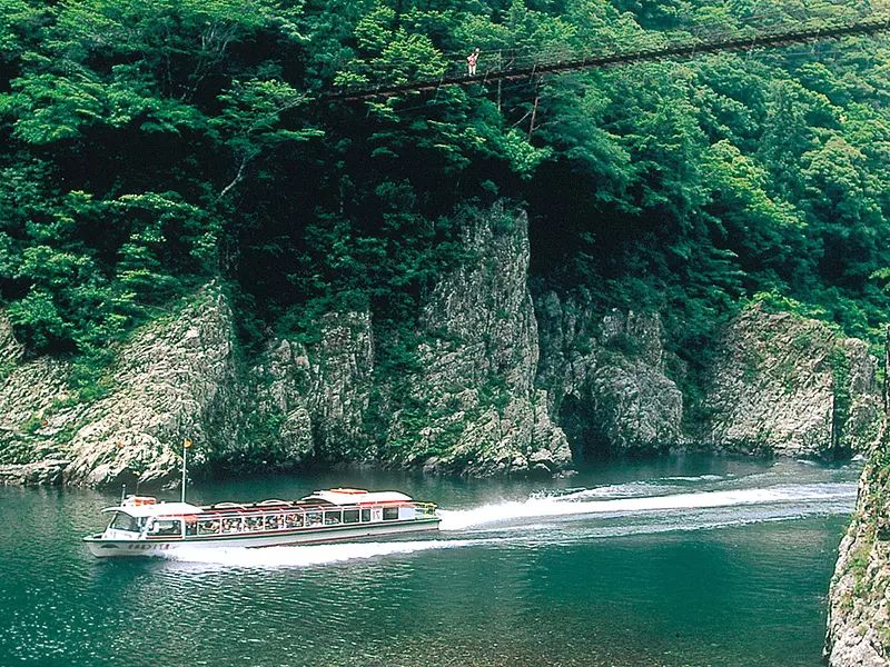 หุบเขาโดโระ-เคียว（Doro-kyoGorge）และเรือดำน้ำ①