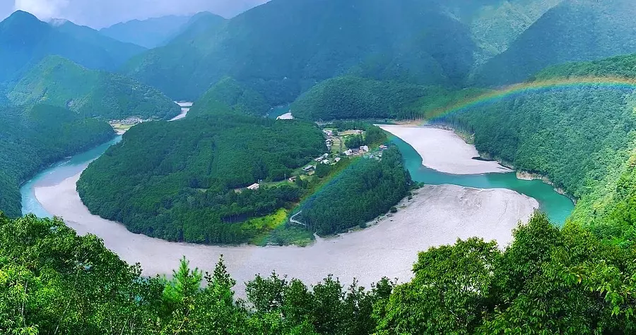 雨上がりの木津呂