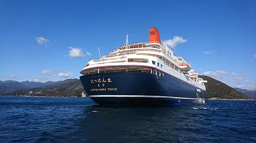 Large cruise ship Nippon Maru calls at Toba Port! !