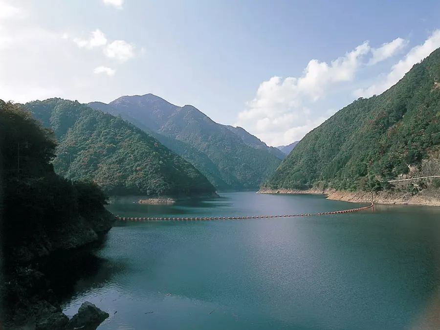 Lac du barrage de Miyagawa