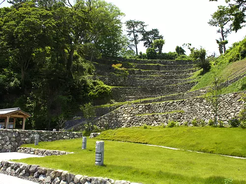 Ruines du château de Toba 1