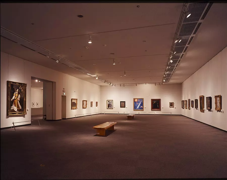 Musée préfectoral d'art de Mie : vue de l'exposition permanente