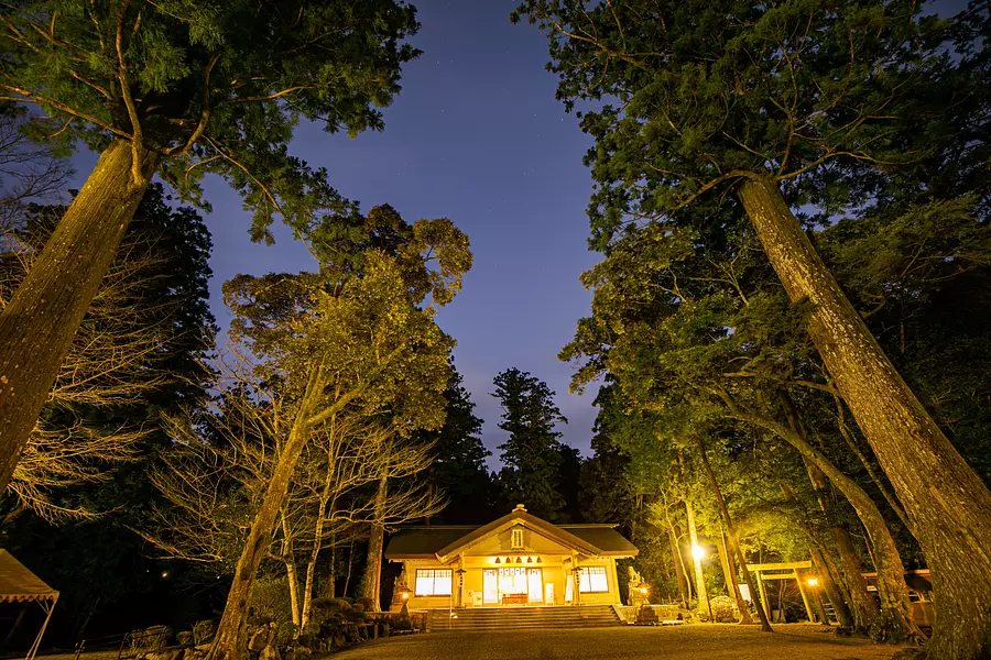 【頭之宮四方神社】　除夜祭