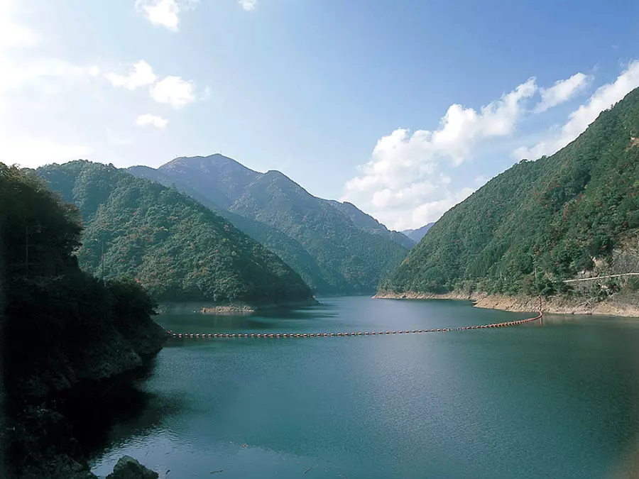Lago de la presa Miyagawa ①