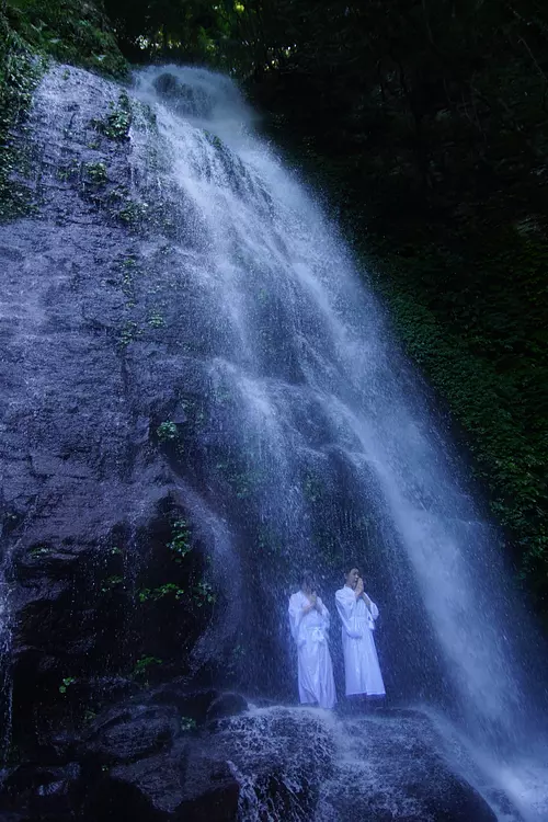 ECO tour where you can improve yourself by being hit by a waterfall