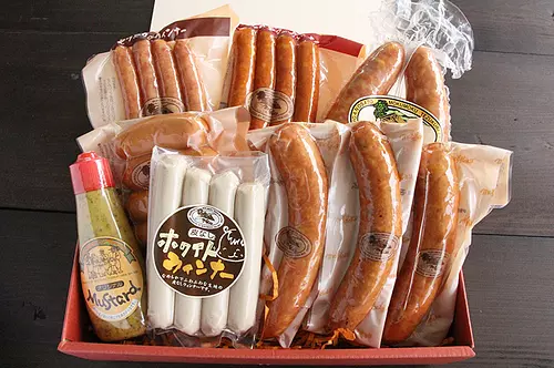 Take home a “wiener loving gift” from Mokumoku Handmade Farm♪