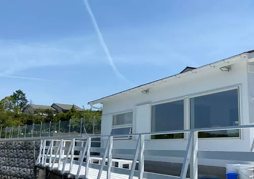 Marina de la baie de Kashikojima avec oiseaux