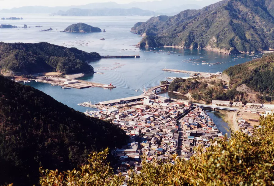Ciudad de Nishiki vista desde el monte Himekoshi