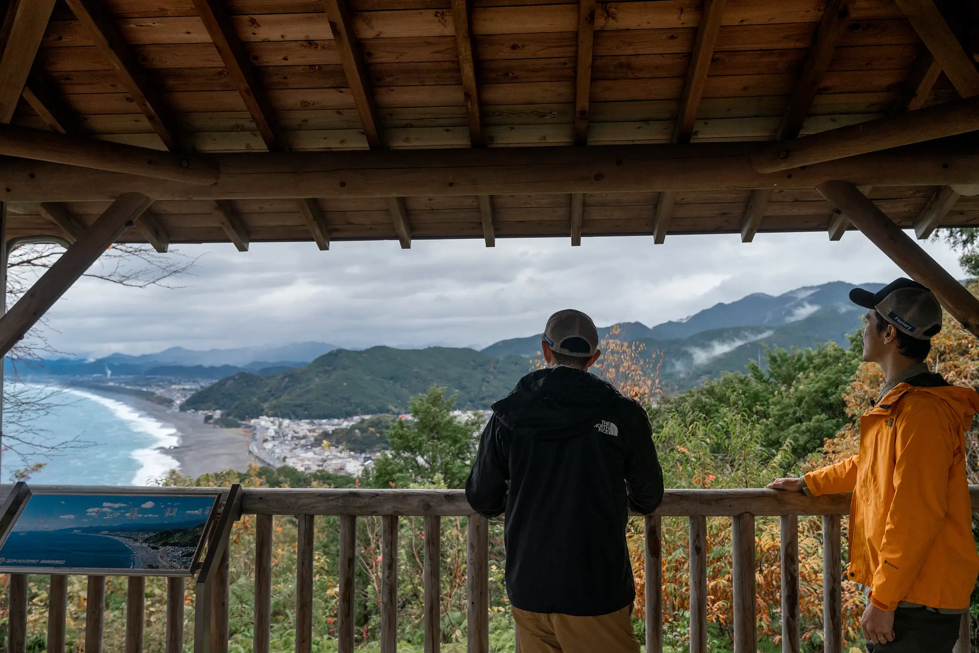 熊野古道伊勢路・松本峠や、周辺エリアにある七里御浜、鬼ヶ城