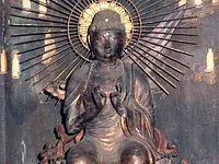 Wooden statue of Amida Nyorai