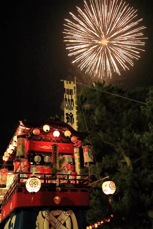 เทศกาลโอโยโดะกิออนและเทศกาลดอกไม้ไฟ