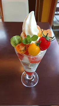 大人気！とまとパフェ