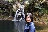 [Edición Nabari] ¡Disfruta de la colaboración de las hojas de otoño y las cascadas en Cataratas Akame Shijuhachi! Es un lugar donde también entrenaban ninjas, y está rodeado de mucha naturaleza, ¡lo cual ha sido reconfortante!