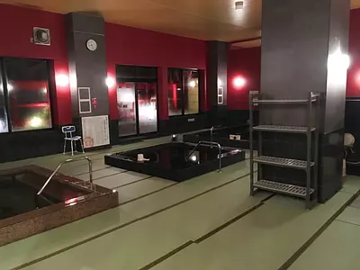 畳敷きの内湯が過ごしやすいと評判