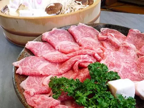 Carefully selected meat and side dishes Kusunoki