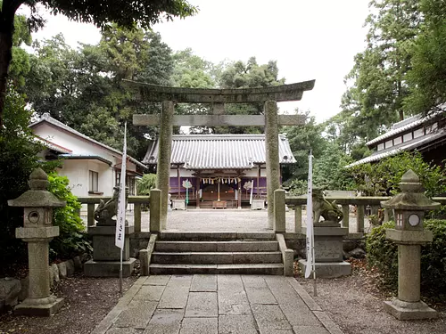 关神社院内