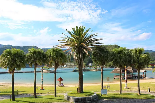 Presentamos el Jardín Tropical Parque de juegos en la playa NishikiMukai, una playa poco conocida en ciudad de Taiki, ¡que está llena de naturaleza!
