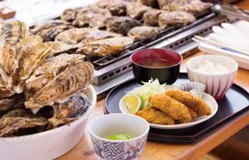 海上焼き牡蠣食べ放題　丸善水産