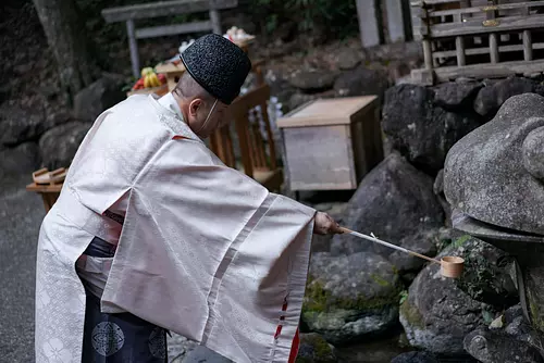 【頭之宮四方神社】　水取神事（如月神事）