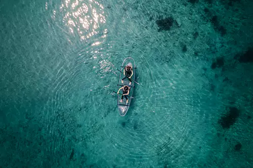 The transparency is amazing! Clear kayak at Goza Shirahama