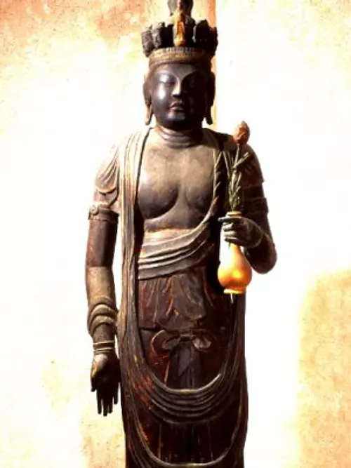 Estatua de madera de Kannon de once caras