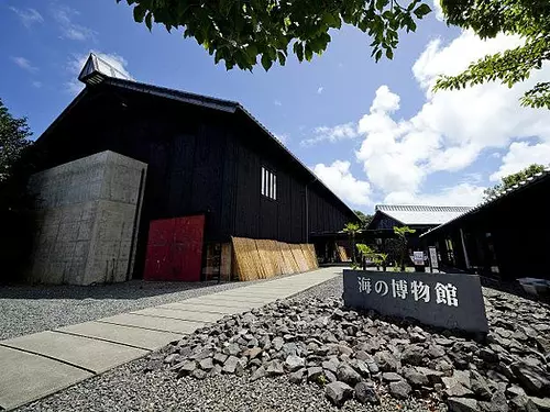 Exterior del museo del mar