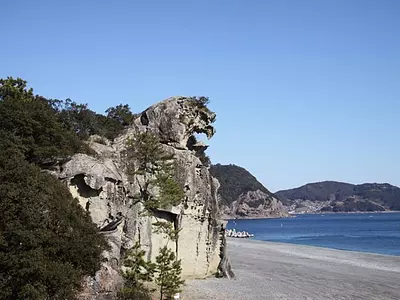 獅子岩（Shishiiwa）