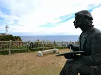 Statue en bronze et phare Daiosaki