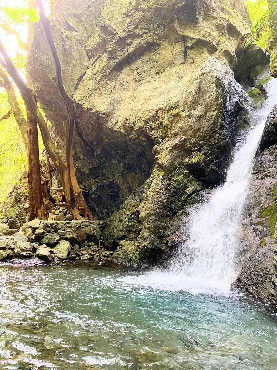 東宮不動の滝