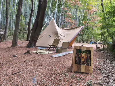 洞窟風呂と洞窟座敷で非日常を。旅館×キャンプが楽しめる津市・磨洞温泉「凉風荘」