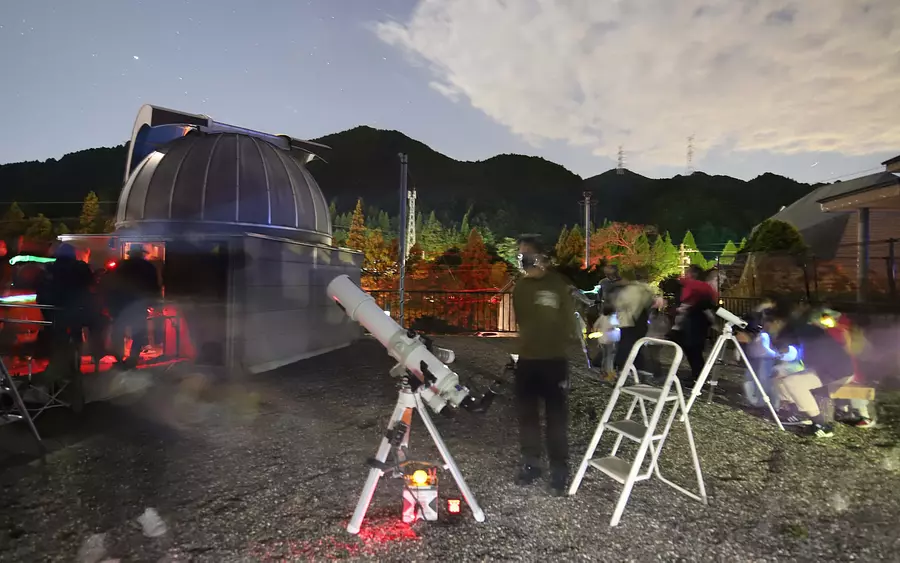 天文台と観察会の様子