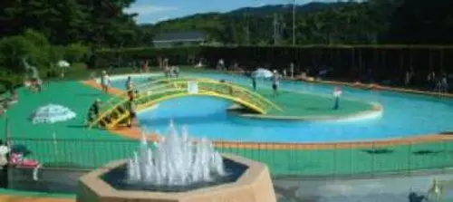 Piscina fluida del parque deportivo Chubudai