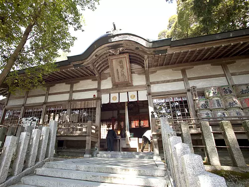 ศาลเจ้าเอคุนิ-จินจะ（Aekuni-JinjaShrine）