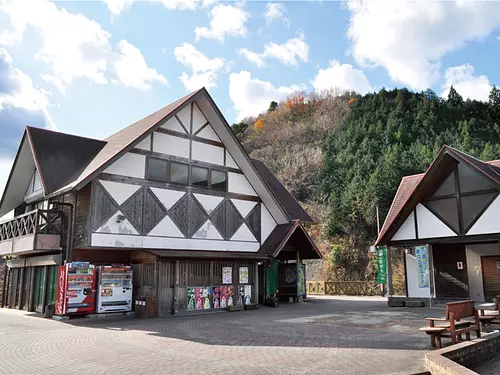 道の駅「茶倉駅」外観①