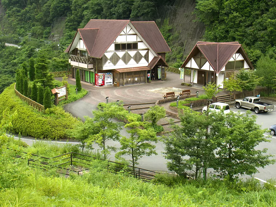 道の駅「茶倉駅」外観②